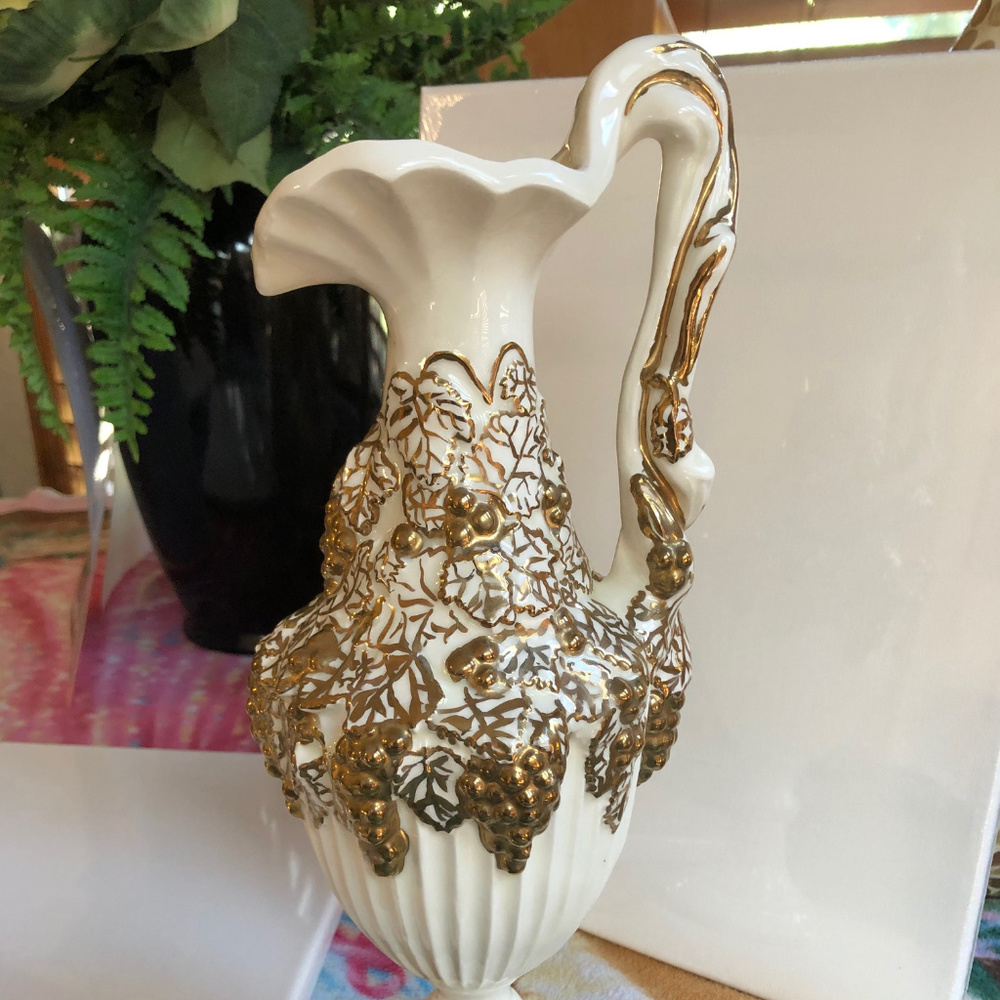 Vinatage Arnels Cream Ceramic Pitcher Vase